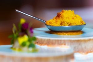 Migas de borona con patatera de Malpartida en Borona Bistró, restaurante en Cáceres